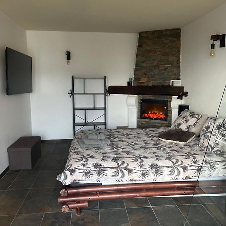 Studio Port Pin Vue Mer, Jacuzzi, Hammam, Parking Prives Cassis Exterior foto
